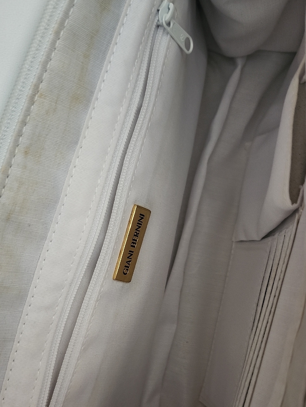 Vtg Giani Bernini  White Leather Clutch With Gold Tone Handles - Picture 15 of 16